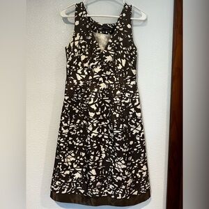 Banana Republic Brown and Cream Patterned Top